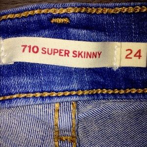 Levi’s 710 super skinny jeans